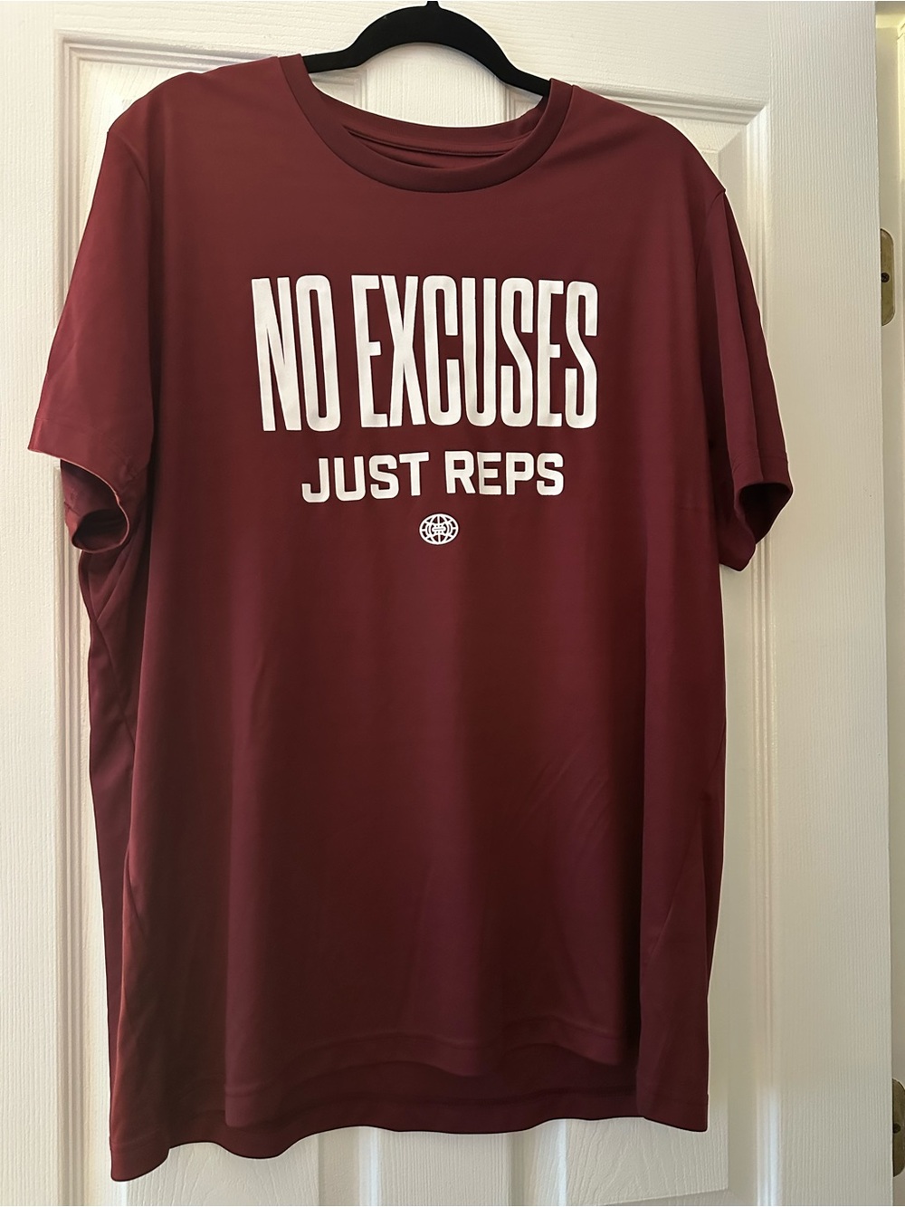 tek gear Men's Maroon 'No Excuses Just Reps' Graphic Tee